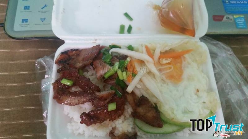 Cơm sườn nướng