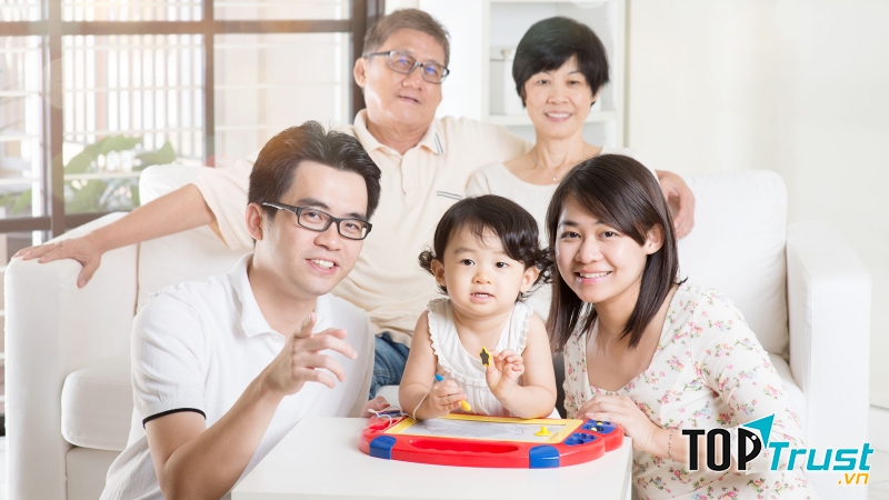 Con cái không chỉ giúp cha mẹ cảm thấy vui vẻ hơn, chúng còn là nguồn sức mạnh, động lực giúp mỗi người vượt qua mọi khó khăn