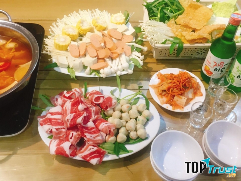 Lẩu kim chi bò Mỹ tại Thai Coco