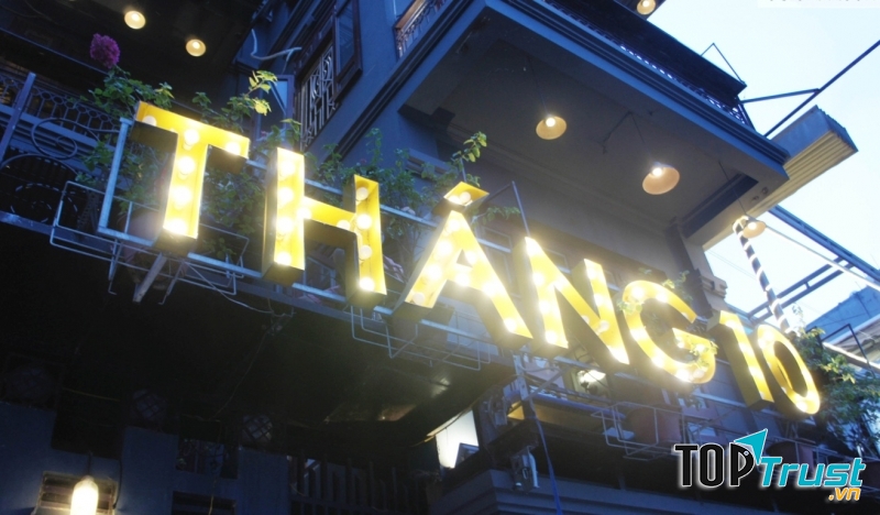 Quán Tháng Mười