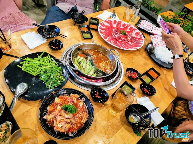 Quán UNU Grill – Bò Nướng Chảo Gang