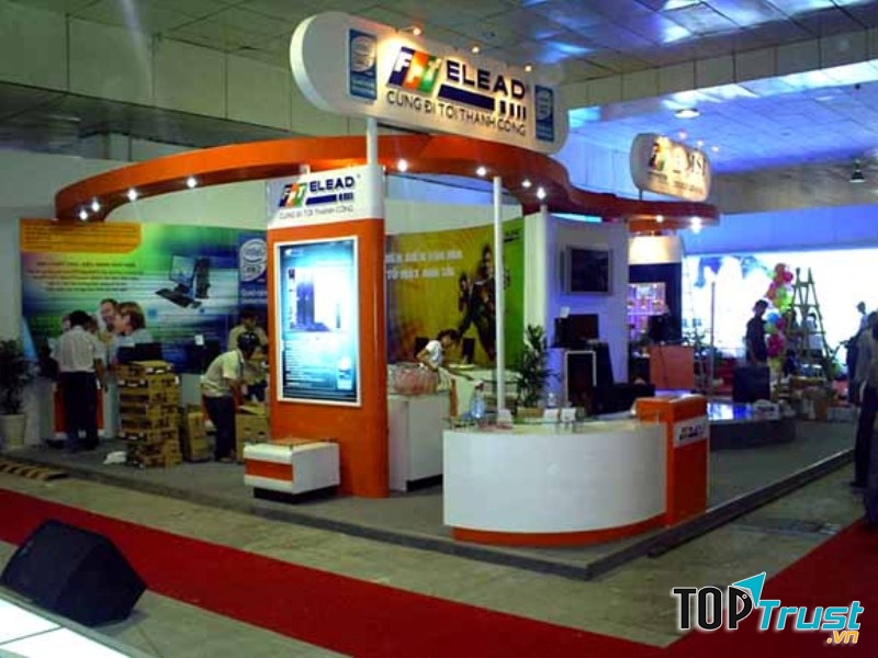 gian hàng hội chợ phải độc đáo, thiết kế sáng tạo và ấn tượng, không gian trưng bày thuận lợi để khách hàng tham quan.