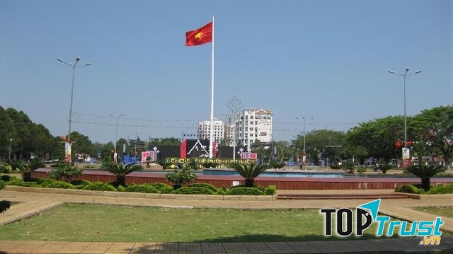 Quảng trường 10/3