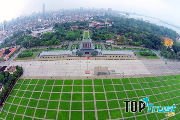 Quảng trường Ba Đình.