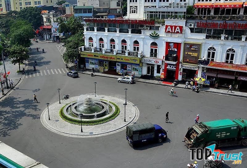 Quảng trường Đông Kinh Nghĩa Thục