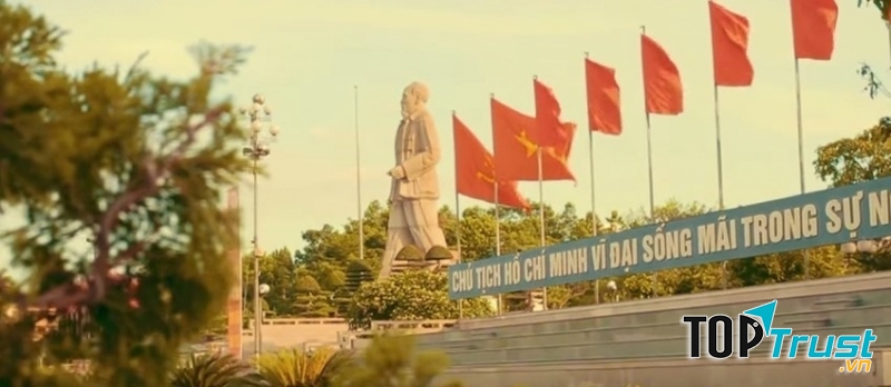 Quảng trường Hồ Chí Minh có khoảng không gian 11 hécta nằm giữa trung tâm thành phố thật yên vắng