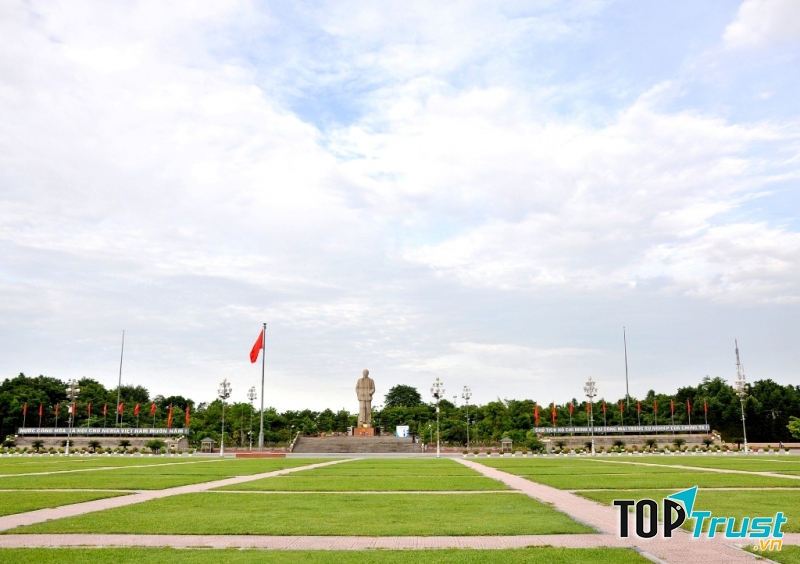 Quảng trường Hồ Chí Minh