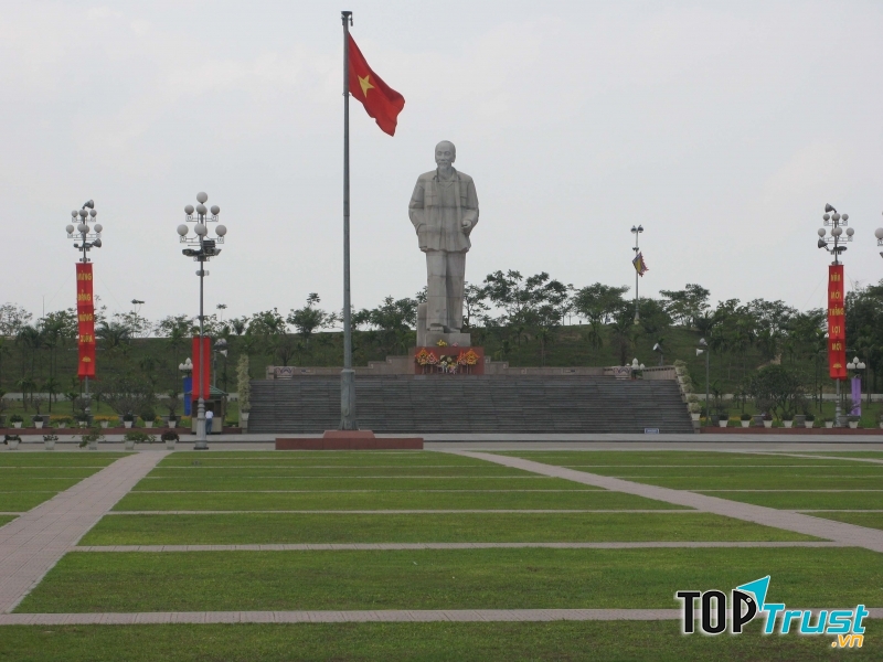 Quảng trường Hồ Chí Minh, Thành phố Vinh, tỉnh Nghệ An