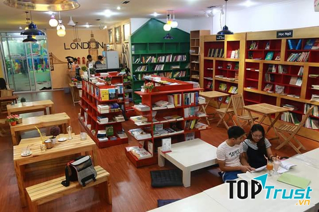 Quảng trường sách (The booksquare 12 Hòa Mã)