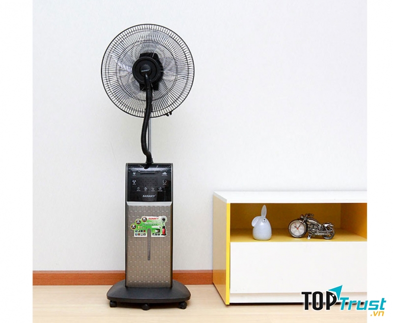 Quạt phun sương Sanaky SNK-888HY kiểu dáng hiện đại, màu sắc bắt mắt