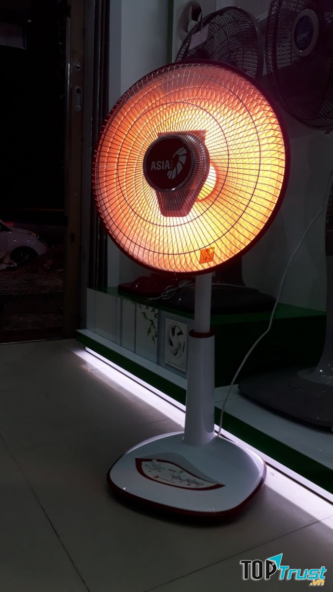 Quạt sưởi Asia HF1401 thiết kế với nhiều tính năng hữu ích