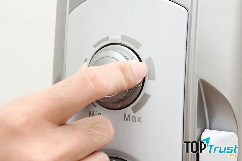 Quạt sưởi Daewoo DWRD-811