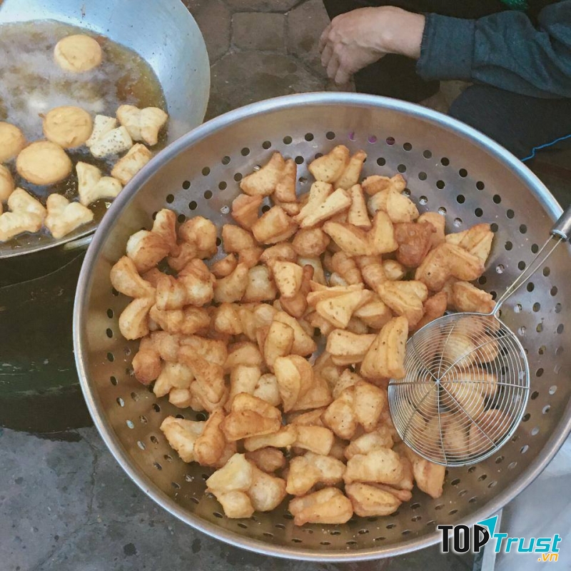 Quẩy đùi gà 593 Thụy Khê