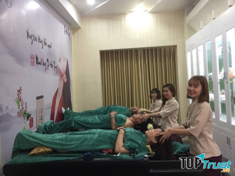 Queen Spa