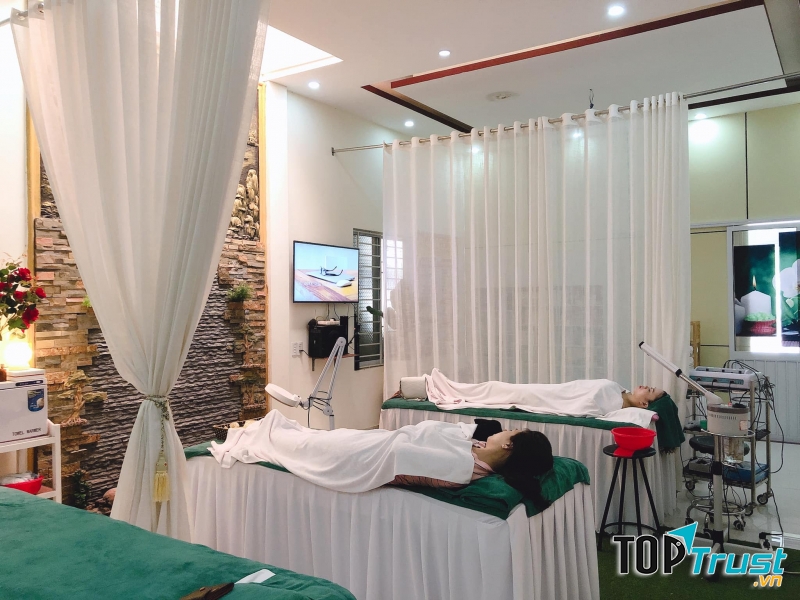Queen Spa
