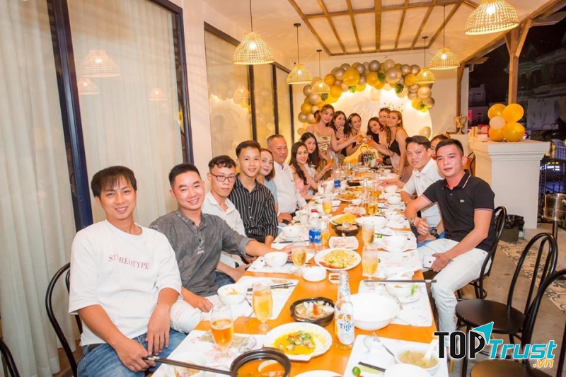 Queen's Crab Huế - Crab & Seafood Restaurant