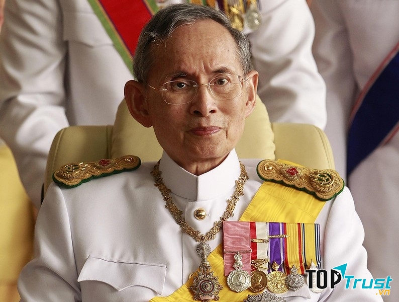 Quốc vương Thái Lan: Bhumibol Adulyadej
