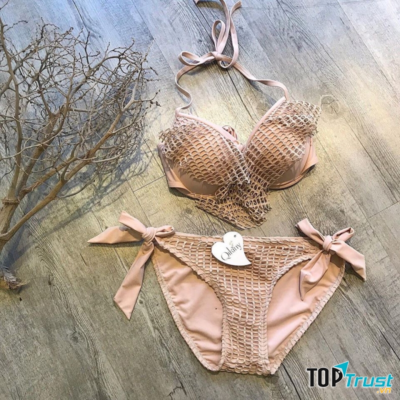 Quyên Bikini PAGE