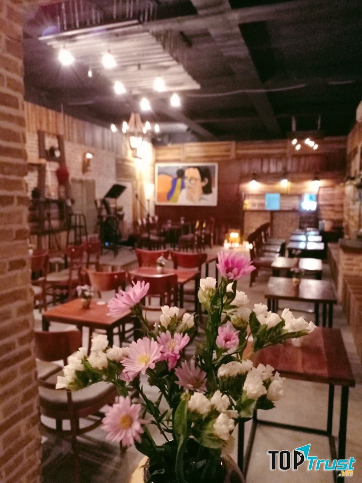 Quỳnh Acoustic Coffee