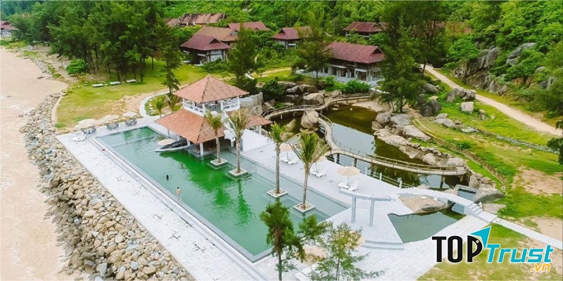 Quỳnh Viên đẹp mê hồn qua góc máy Flycam