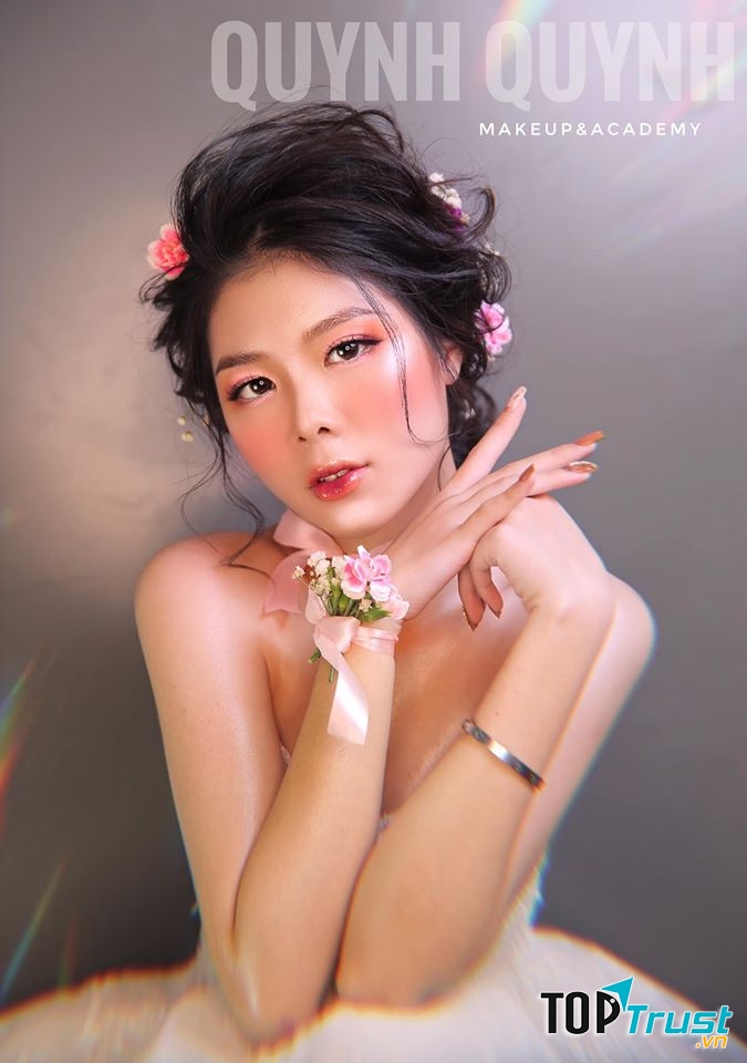 QuynhQuynh Make Up.