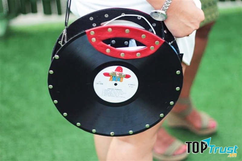 Một chiếc túi không giống ai là cách thể hiện cá tính dễ nhất.