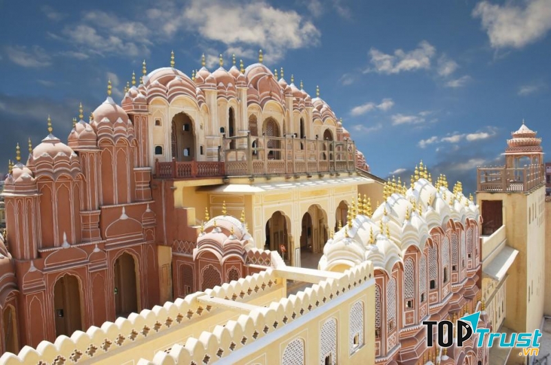 Rajasthan được xem là vùng đất của những vị hoàng đế và sắc màu