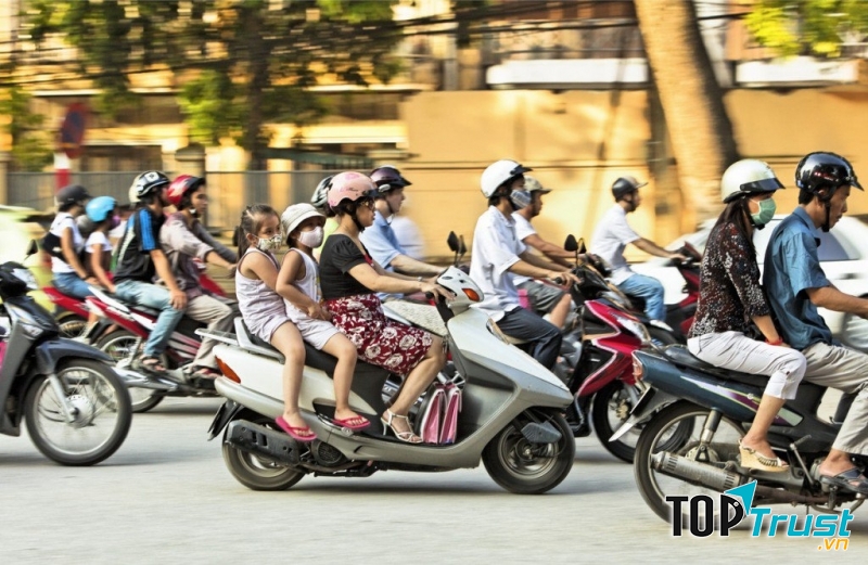 Nước ta sử dụng xe máy là chủ yếu