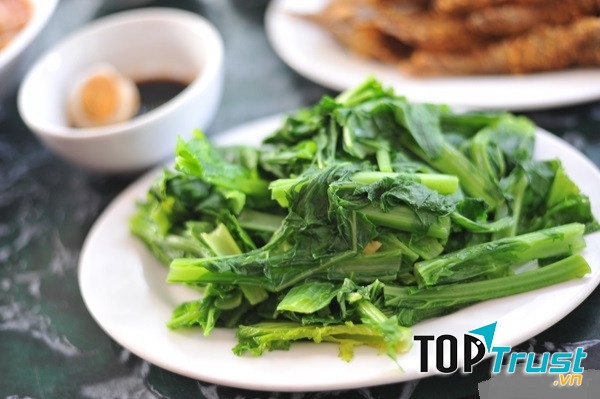 Đặc sản rau cải mèo là một món ăn bình dị dân dã của vùng núi rừng Mộc Châu bạn nên thưởng thức