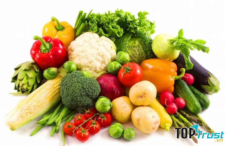 Ngoài việc giúp bạn chống cả khô da, khô môi mà rau xanh còn giúp bạn giảm cân, giảm nguy cơ bệnh tiểu đường, tăng huyết áp, ung thư nữa đó bạn nha.