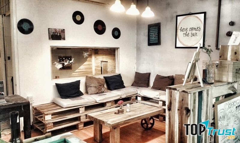Rauta House Cafe là một cuộc dạo chơi thanh nhã và phóng khoáng