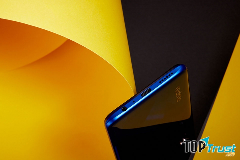 Realme Q | Giá: 3.990.000đ