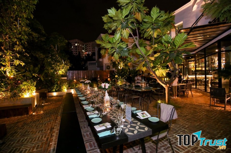 Red Apron Fine Wines and Spirits