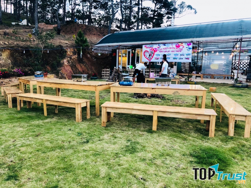 Nơi bạn có thể tổ chức những bữa tiệc ngoài trời tại Red House