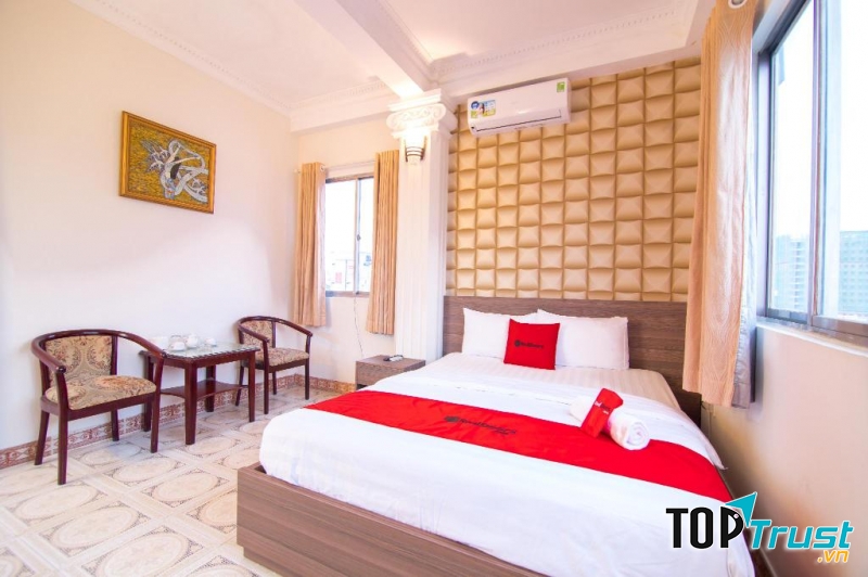 RedDoorz Plus gần Nowzone Plaza