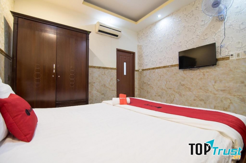 RedDoorz Plus near Mien Tay Bus Station 2