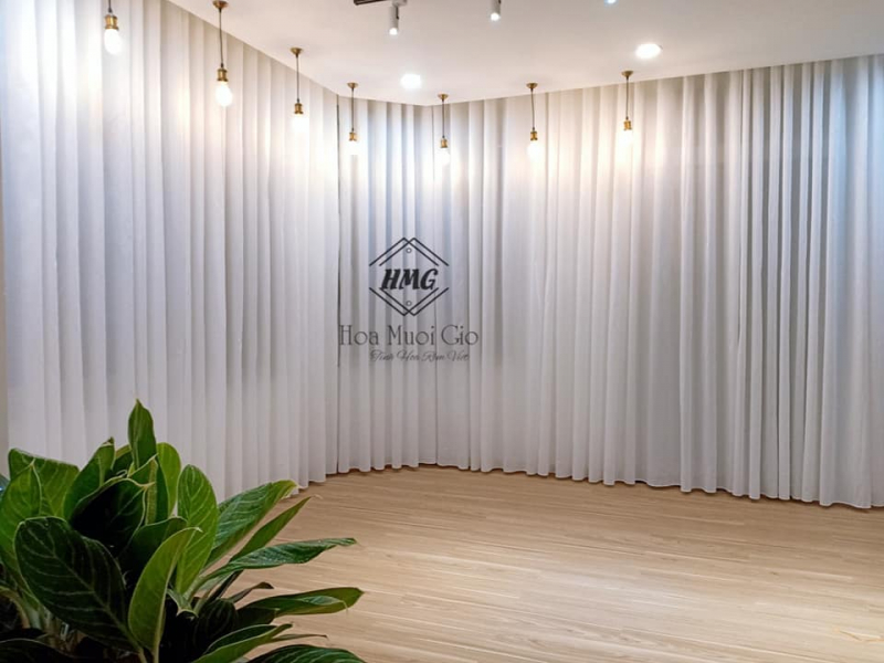 Rèm trắng mang vẻ đẹp tinh khôi