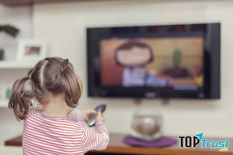 Remote điều khiển cũng là vật dễ mang mầm bệnh