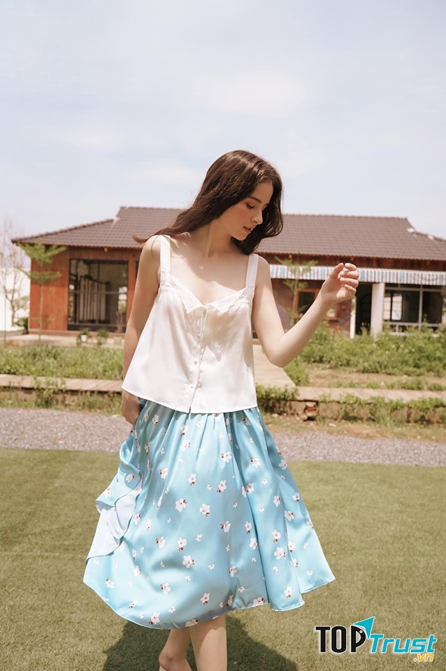 Nhắc đến REN, người ta hình dung ngay đến một thương hiệu dành riêng để trau chuốt cho sự nữ tính, yểu điệu của phái đẹp