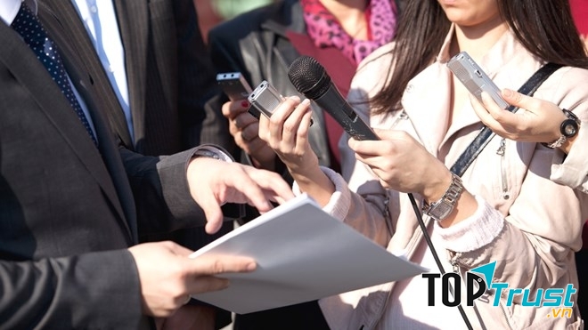 Tính chất của nghề là đưa những thông tin mới nhất, nóng nhất đến đọc giả.
