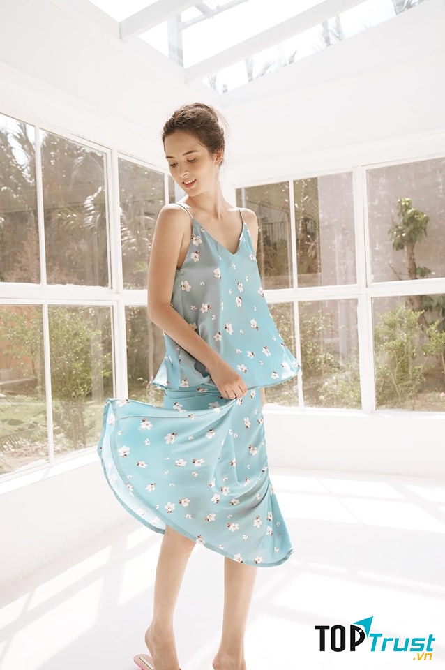 Shop là một địa chỉ khá hấp dẫn cho những cô nàng yêu thích sự đơn giản nhưng vẫn nữ tính, dịu dàng.