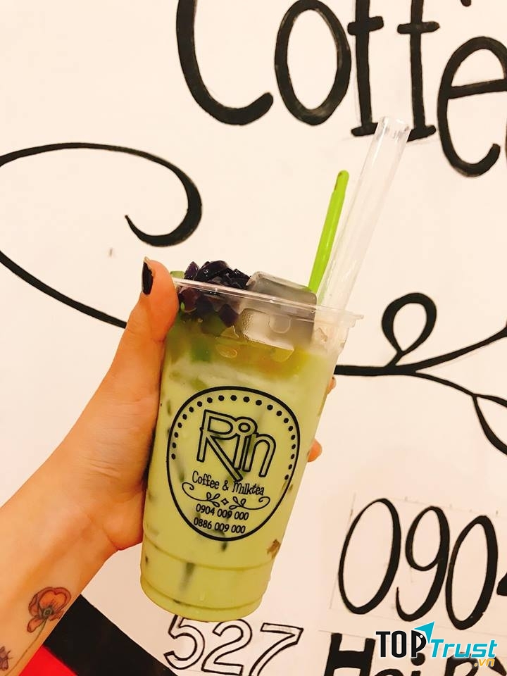 Khách hàng tại Rin Milk Tea.