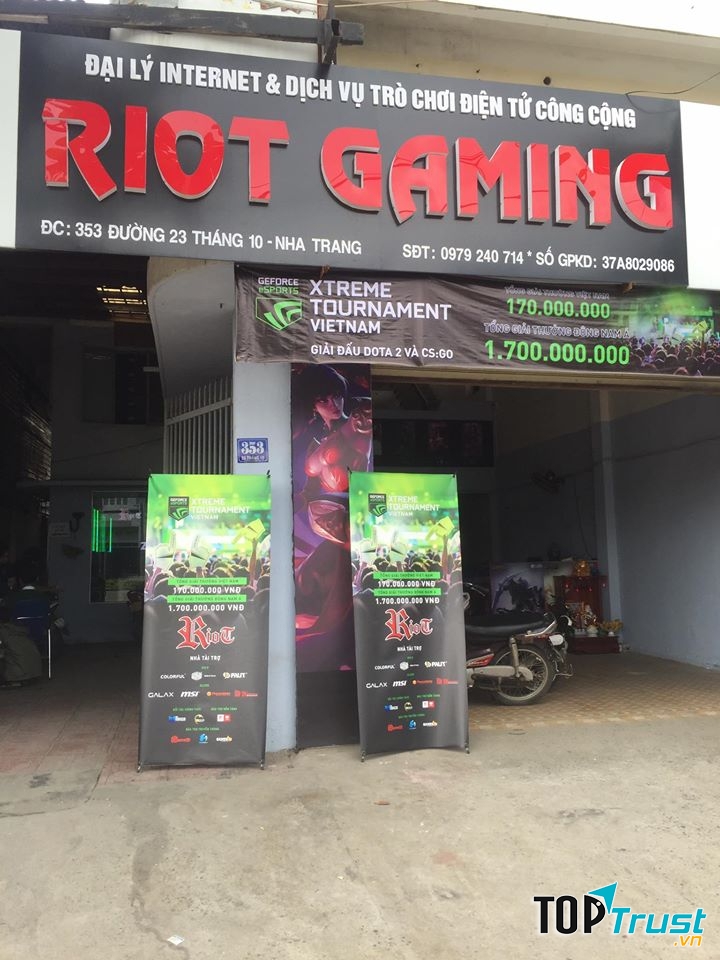 Riot Gaming