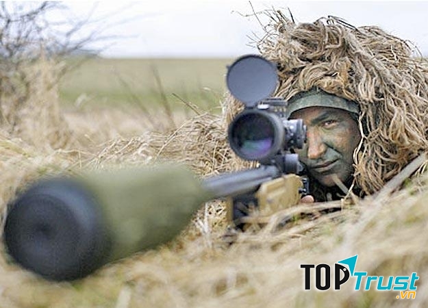 Rob Furlong được biết đến đến là một xạ thủ bắn tỉa tài giỏi của quân đội Canada