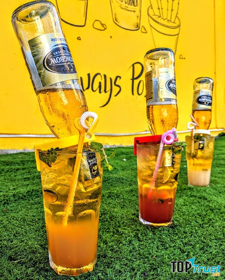 Rơm Foods & Drinks