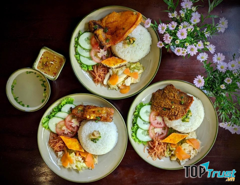 RƠM Kitchen