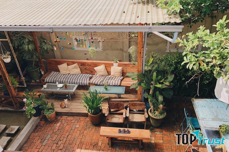 Route 66 Cafe là điểm đến lý tưởng cho những ai mong muốn kiếm được địa chỉ cafe luôn mở cửa, bạn có thể tới bất kì lúc nào dù vui hay buồn