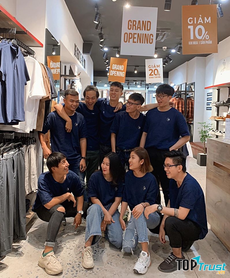 Đội ngủ nhân viên trẻ trung, năng động