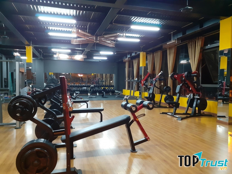 Royal Fitness Lào Cai
