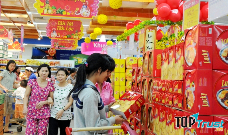 Rủ nhau mua chung hàng hóa Tết